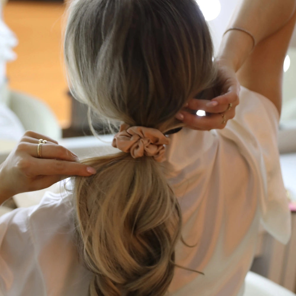 Mulberry Silk Scrunchie in White