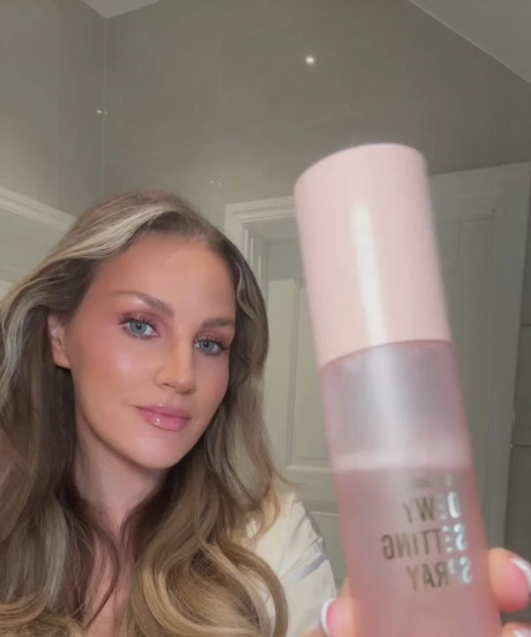 Laila using setting spray